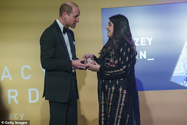 Breaking Boundaries: Alizey Khan Receives Prestigious Diana Legacy Award